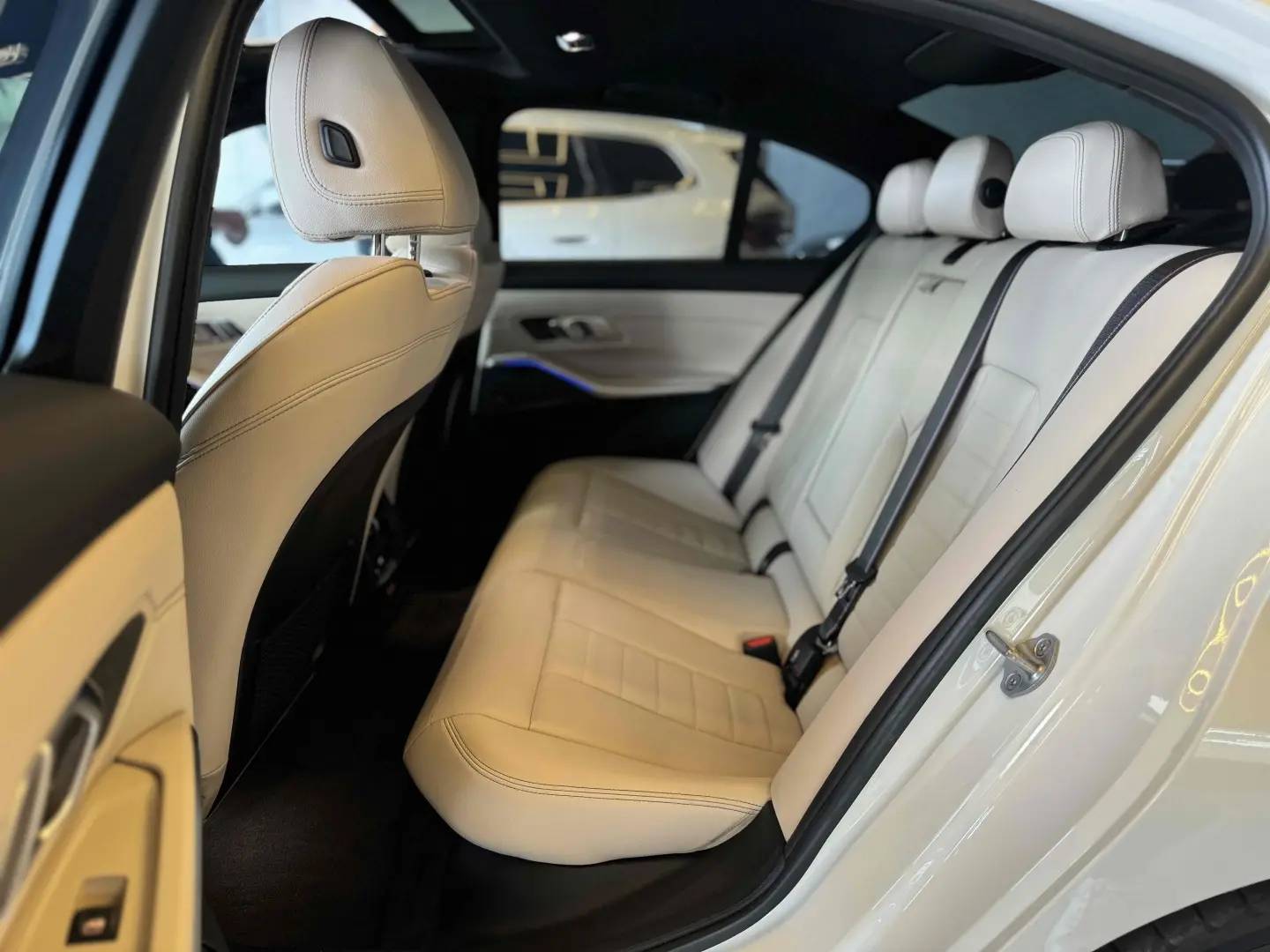 BMW 320I