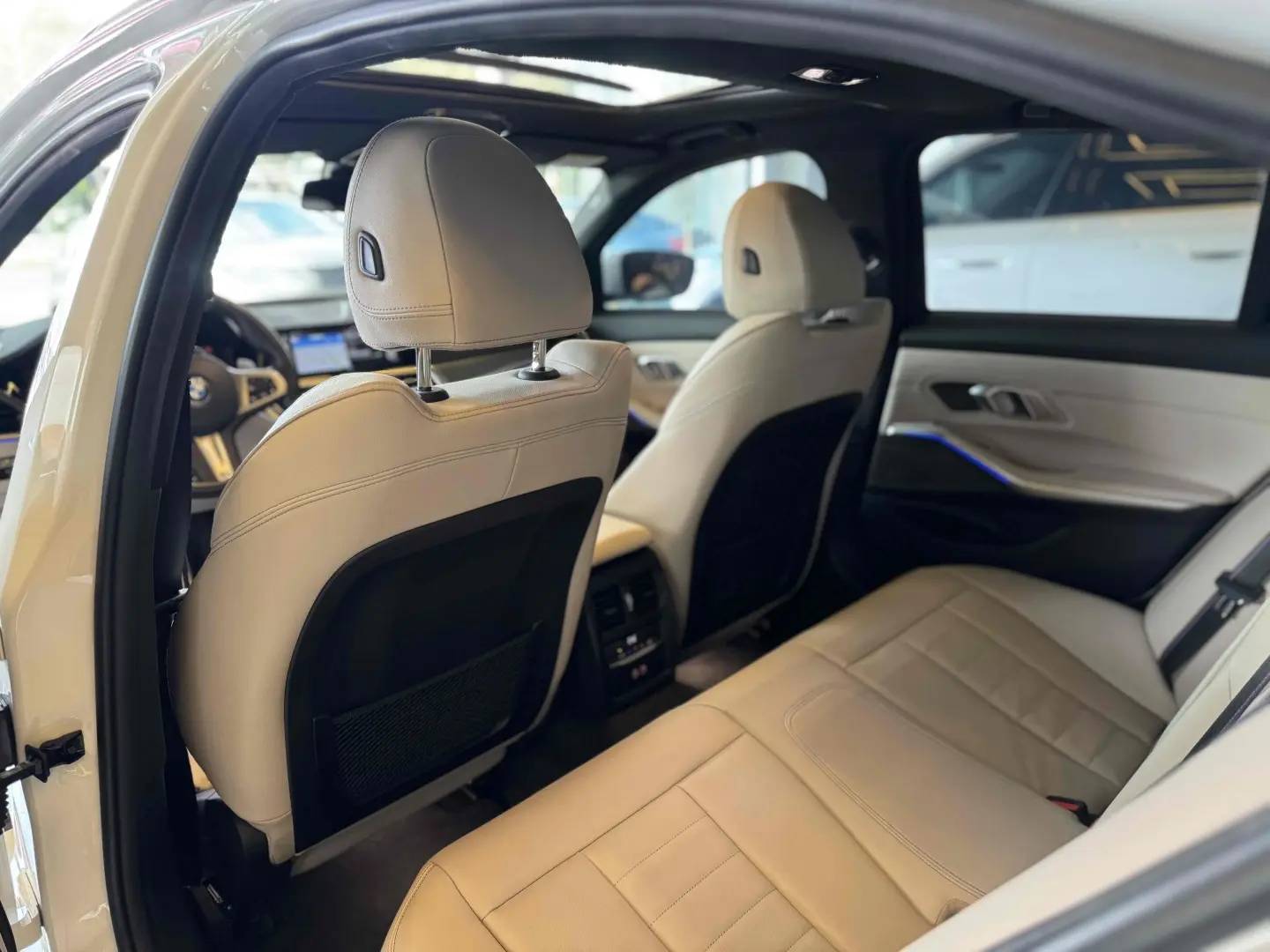 BMW 320I